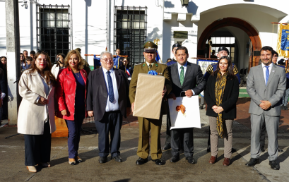 Liceos de Linares rinden homenaje a Carabineros en emotiva ceremonia